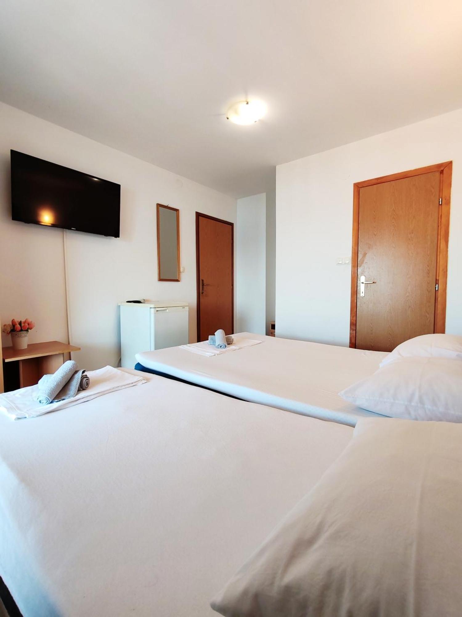 Apartment & Rooms Tempera Neum Esterno foto